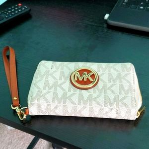Michael Kors wristlet/ phone case wallet combo